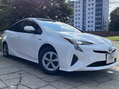 2017 TOYOTA PRIUS 1.8L White Petrol Hybrid Electric Automatic 5 Seater ...